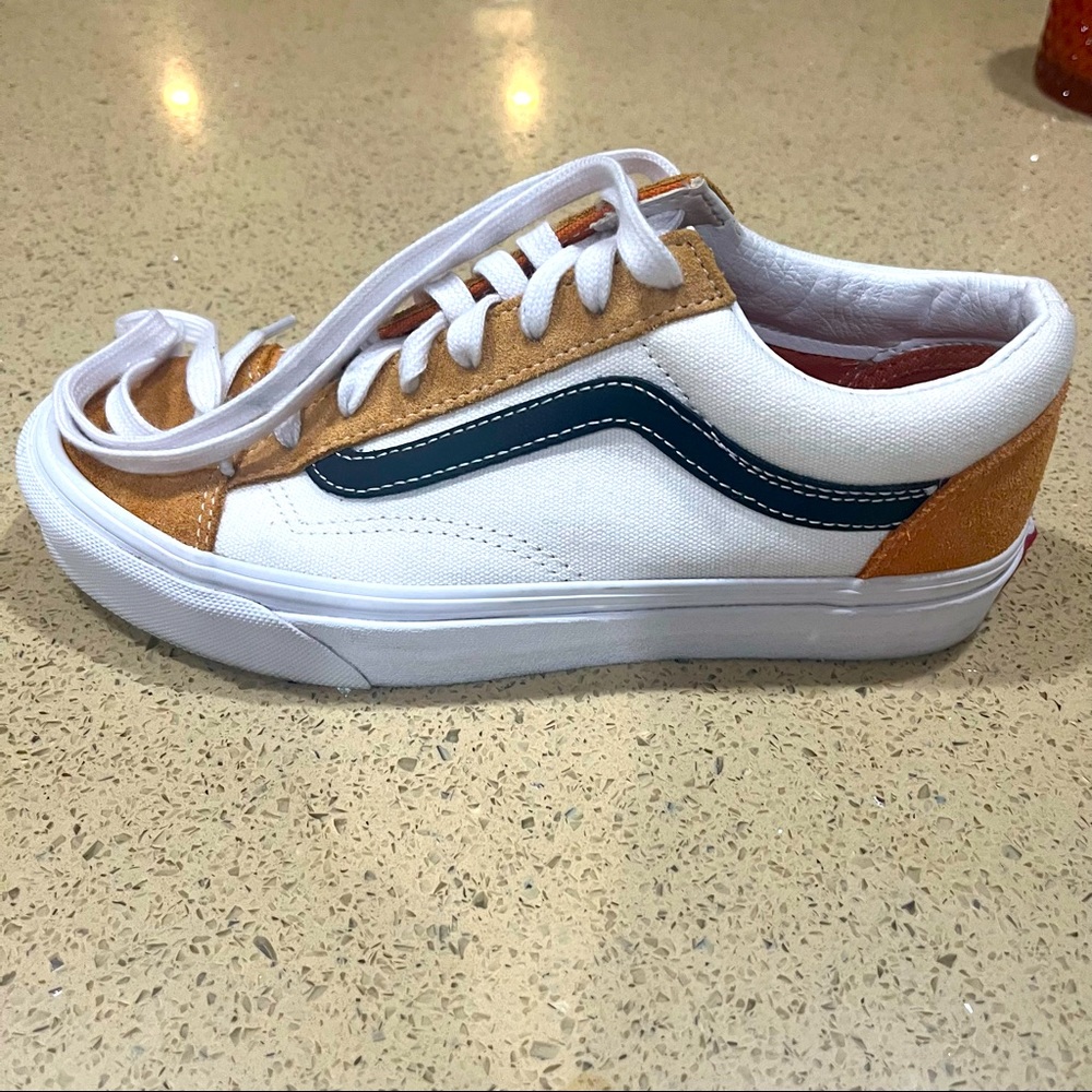 Woman’s Vans Old Skool